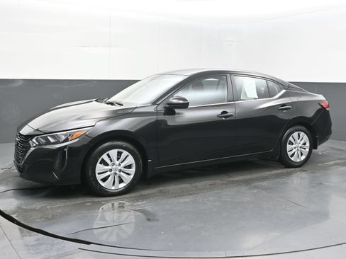 Certified 2025 Nissan Sentra S FWD image 4