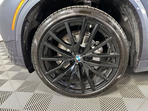 Used 2022 BMW X5 xDrive40i w/ M Sport Package AWD/4WD image 8