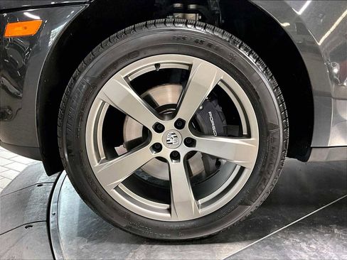 Used 2025 Porsche Macan image 14