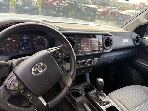 Used 2020 Toyota Tacoma SR image 13