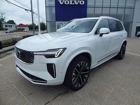 New 2026 Volvo XC90 B6 Ultra image 3