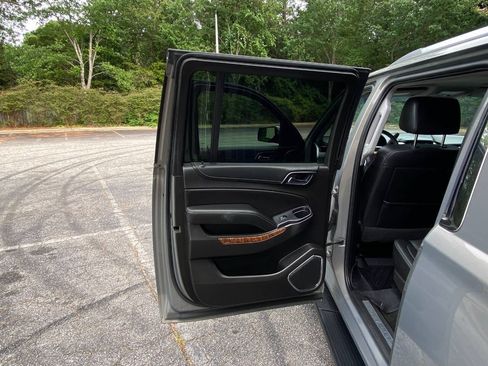 Used 2017 Chevrolet Suburban Premier RWD image 47