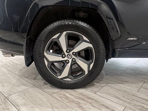 Used 2021 Toyota RAV4 SE w/ Weather & Moonroof Package AWD/4WD image 11