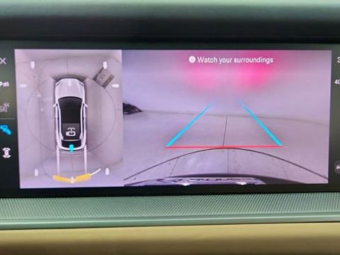 Used 2025 Porsche Cayenne Coupe AWD/4WD image 44