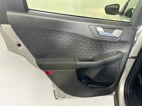 Used 2020 Ford Escape SE FWD image 25