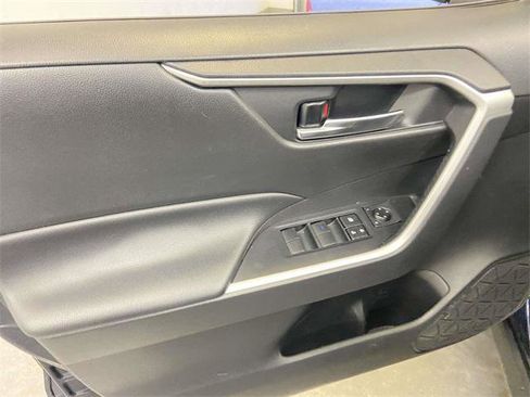 Certified 2020 Toyota RAV4 XLE image 19