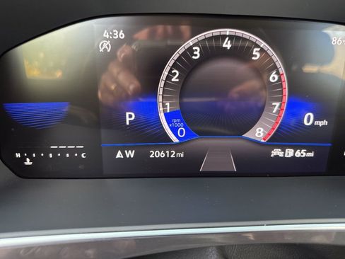 Used 2023 Volkswagen Tiguan SE R-Line image 56