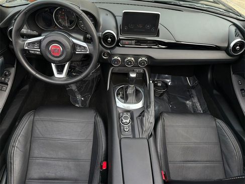 Used 2019 FIAT 124 Spider Lusso w/ Convenience Group image 12