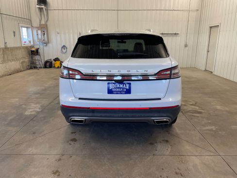 Used 2023 Lincoln Nautilus Reserve AWD/4WD image 4