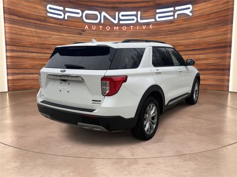 Used 2024 Ford Explorer XLT w/ Equipment Group 202A image 7