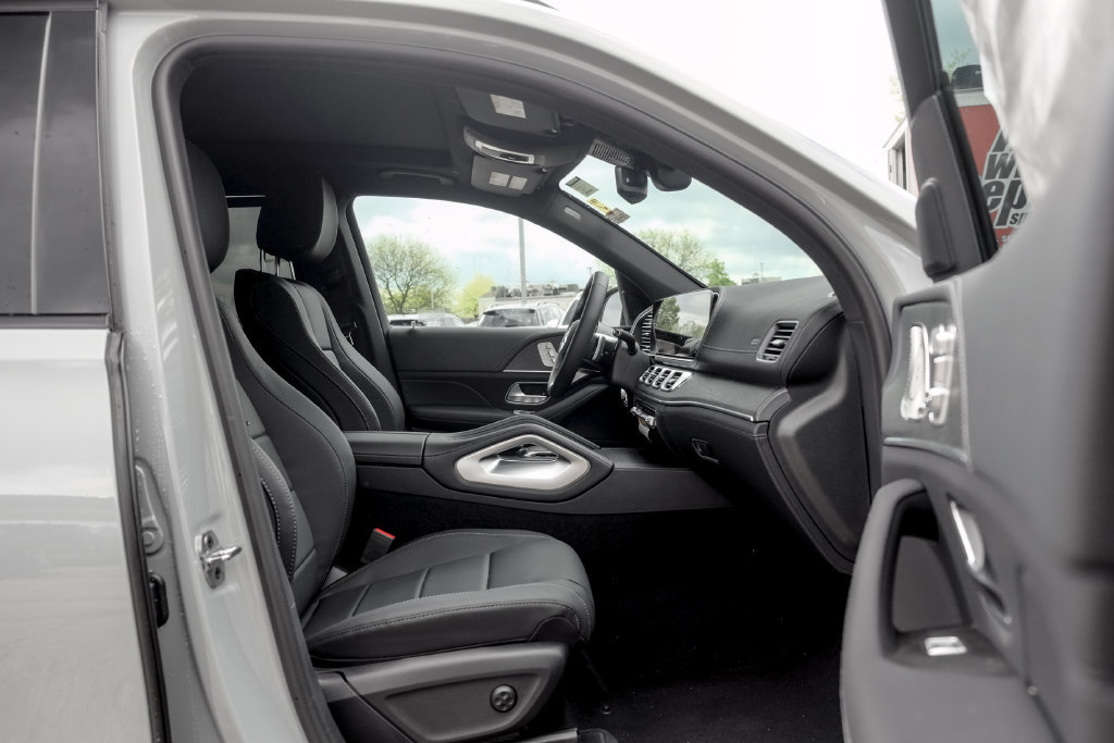 Used 2026 Mercedes-Benz GLS 450 4MATIC image 24