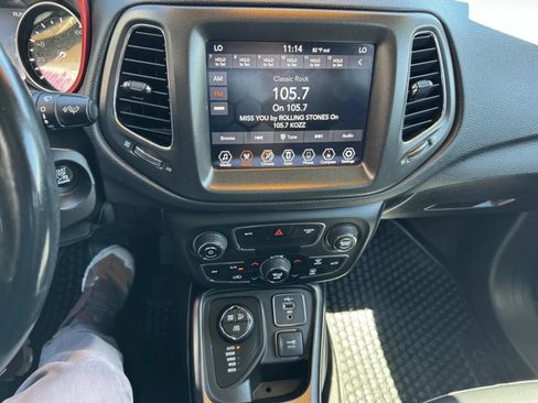 Used 2020 Jeep Compass Trailhawk AWD/4WD image 17