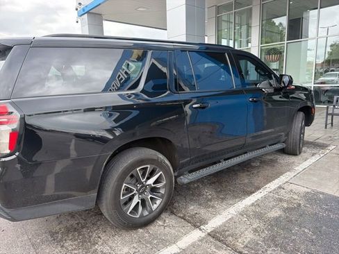 Used 2022 Chevrolet Suburban Z71 AWD/4WD image 3