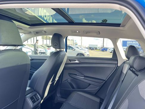 New 2026 Volkswagen Taos SE AWD/4WD image 23