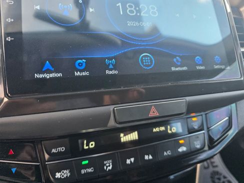 Used 2017 Honda Accord LX image 34