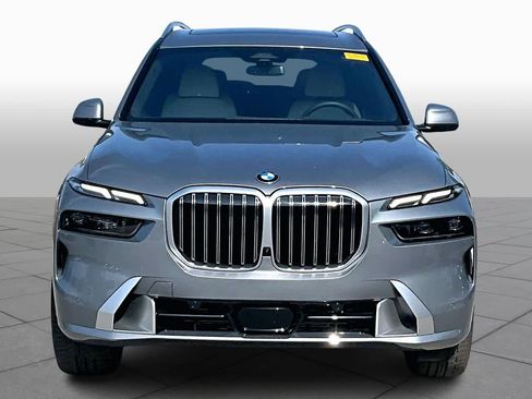 Used 2026 BMW X7 xDrive40i w/ Executive Package image 3