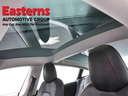 Used 2022 Tesla Model 3 Standard Range image 28