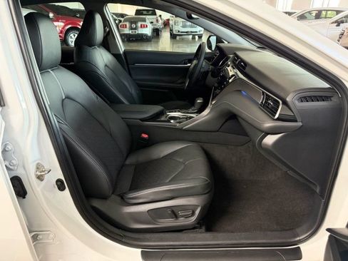 Used 2019 Toyota Camry XSE FWD image 17