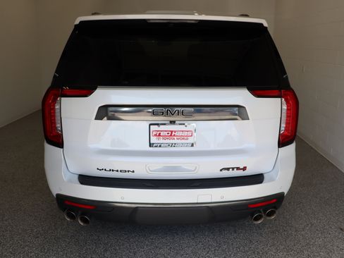 Used 2023 GMC Yukon XL AT4 w/ AT4 Premium Plus Package AWD/4WD image 8