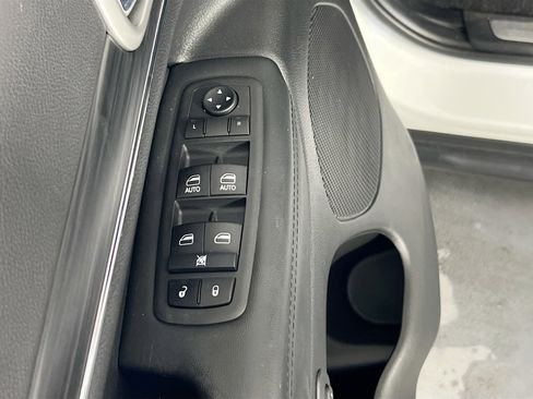 Used 2022 Jeep Grand Cherokee Limited image 17