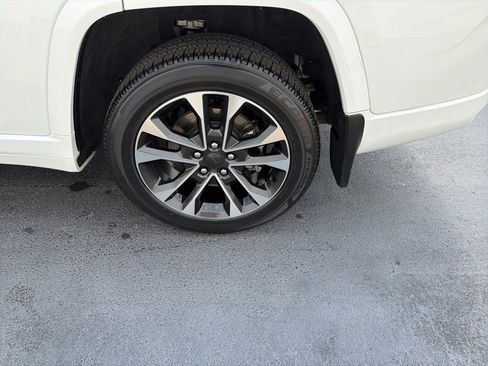 Certified 2023 Jeep Grand Cherokee L Overland w/ Rear Seat Video Group I AWD/4WD image 16