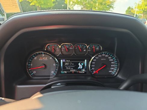 Used 2015 Chevrolet Silverado 1500 LTZ Z71 w/ LTZ Plus Package AWD/4WD image 18