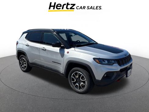 Used 2025 Jeep Compass Trailhawk w/ Trailer Tow Group image 1