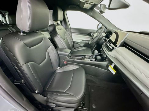 New 2026 Jeep Compass Limited image 34