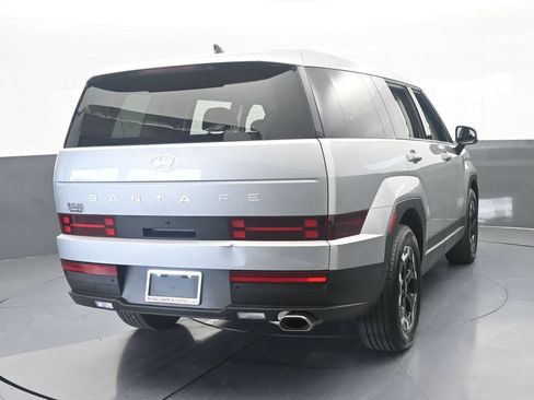 Used 2025 Hyundai Santa Fe SE FWD image 5