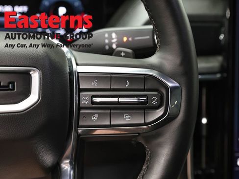 Used 2025 GMC Yukon XL Denali AWD/4WD image 16