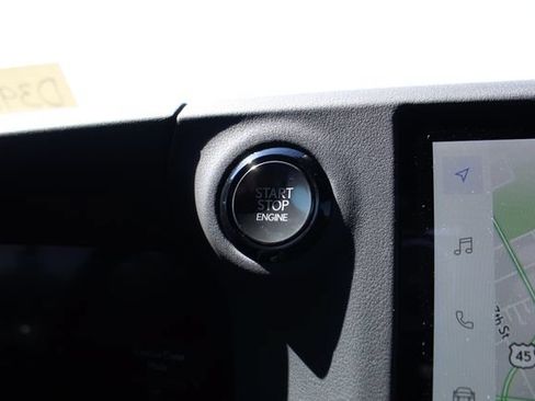 Used 2025 Lexus GX 550 w/ Accessory Package (Z1) AWD/4WD image 16