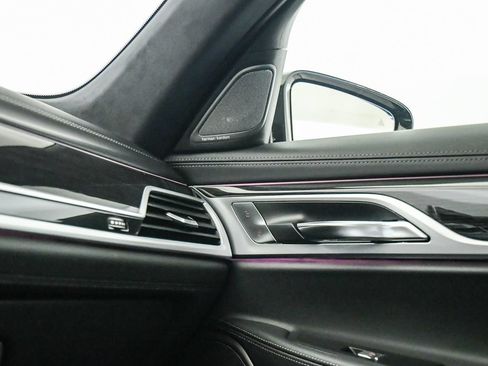 Used 2018 BMW 740i RWD image 22