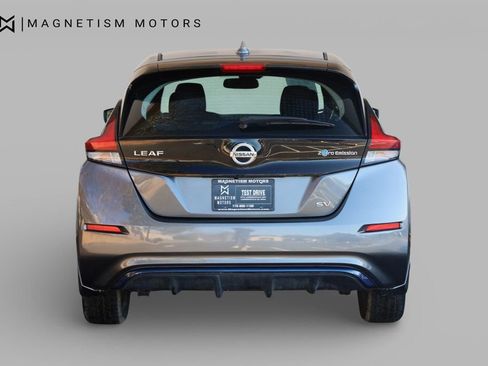 Used 2018 Nissan Leaf SV w/ SV Technology Package image 8
