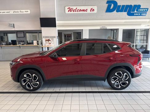 Used 2025 Chevrolet Trax RS w/ Driver Confidence Package FWD image 6