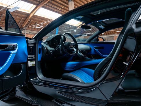 Used 2023 Bugatti Chiron Super Sport image 33