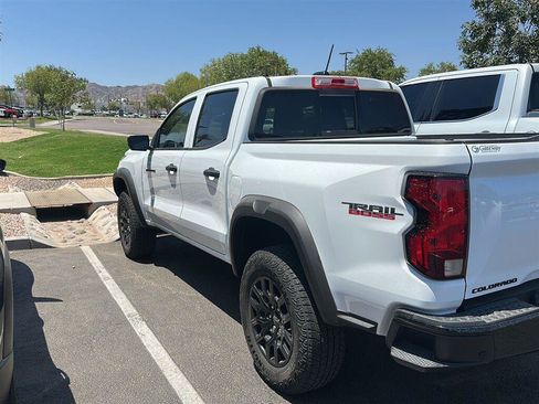 Used 2025 Chevrolet Colorado Trail Boss AWD/4WD image 4
