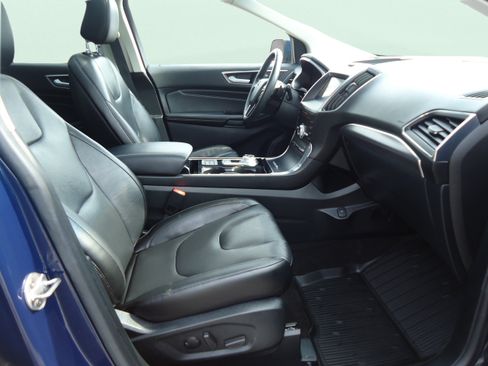 Used 2020 Ford Edge Titanium AWD/4WD image 12