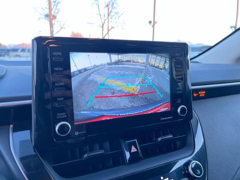 Used 2022 Toyota Corolla LE image 17