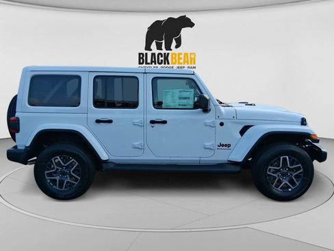 New 2026 Jeep Wrangler Unlimited Sahara AWD/4WD image 2