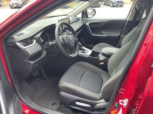 Used 2025 Toyota RAV4 LE image 10