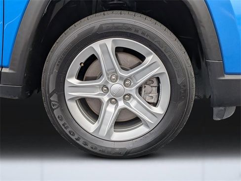 Used 2023 Jeep Compass Sport image 11