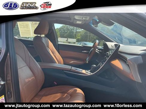 Used 2019 Toyota Avalon Limited w/ All Weather Liner Package FWD image 13