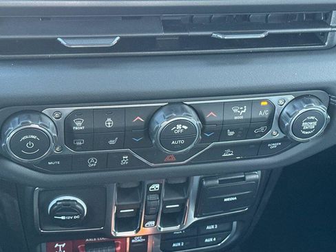 New 2026 Jeep Gladiator Mojave image 18