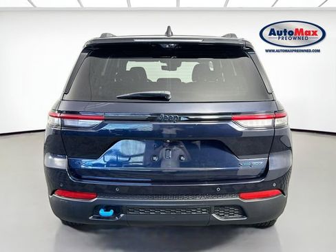 Used 2023 Jeep Grand Cherokee Trailhawk w/ Luxury Tech Group III AWD/4WD image 8