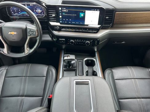 Used 2022 Chevrolet Silverado 1500 High Country w/ High Country Premium Package image 10