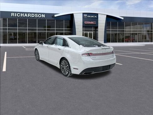 Used 2018 Lincoln MKZ Premiere image 3