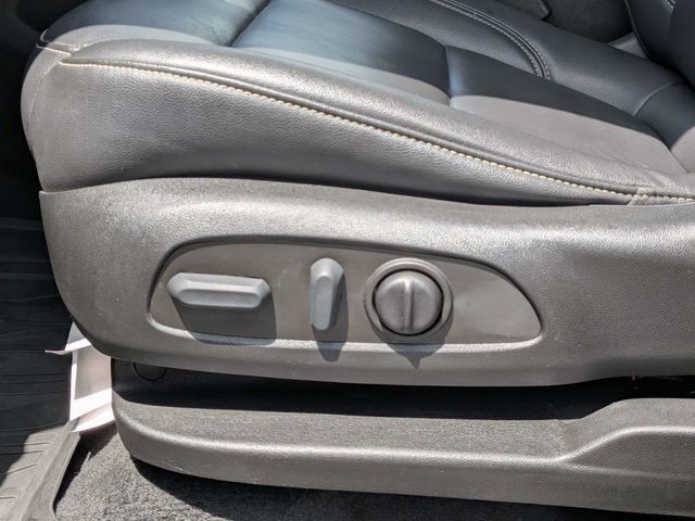 Used 2023 Chevrolet Traverse LT w/ LPO, Floor Liner Package FWD image 18