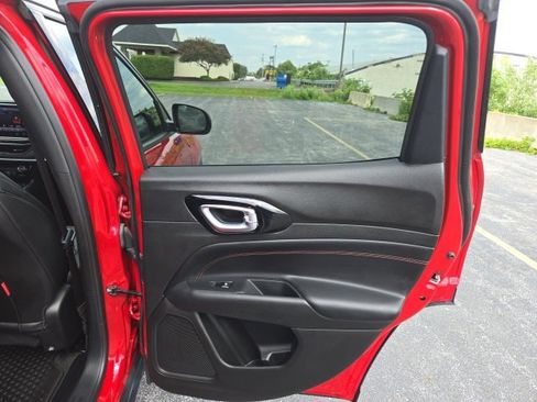 Used 2024 Jeep Compass Trailhawk w/ Trailhawk Elite Group image 11