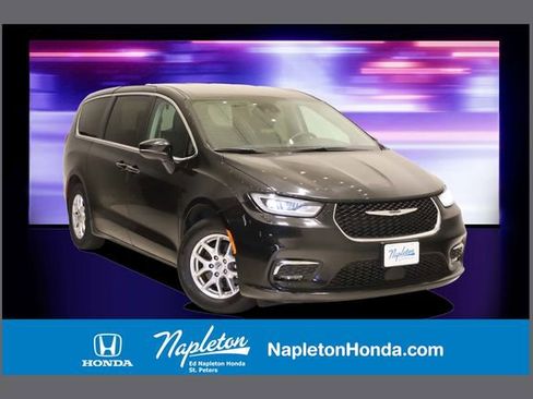 Used 2023 Chrysler Pacifica Touring-L image 1