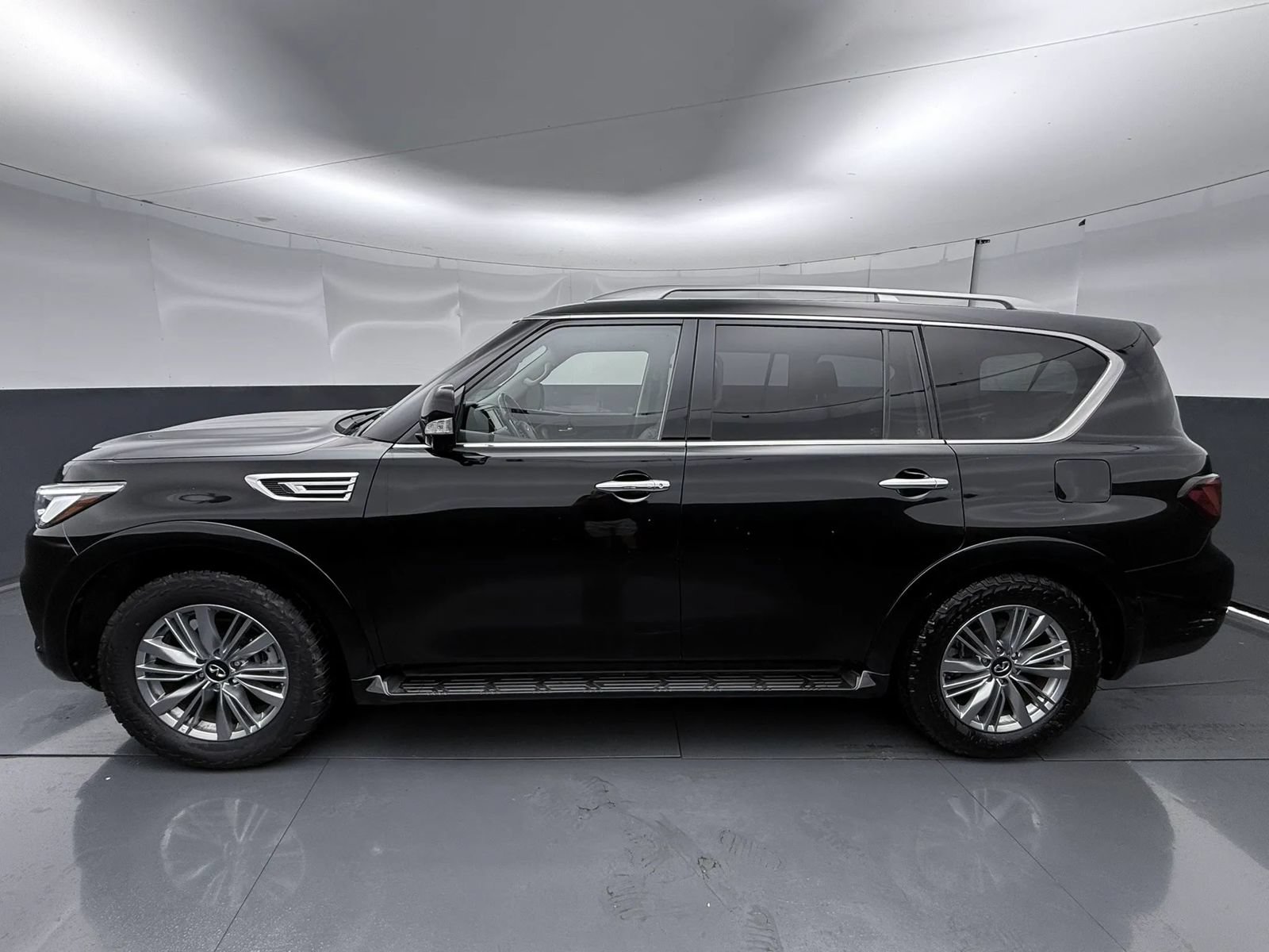 Used 2021 INFINITI QX80 Luxe AWD/4WD image 4